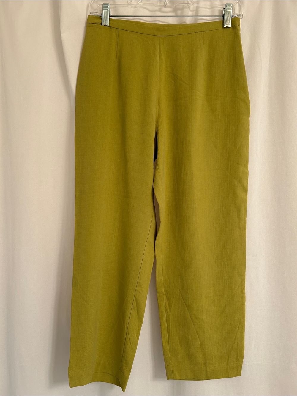 Women’s Olive Green Capri Silk Pants.